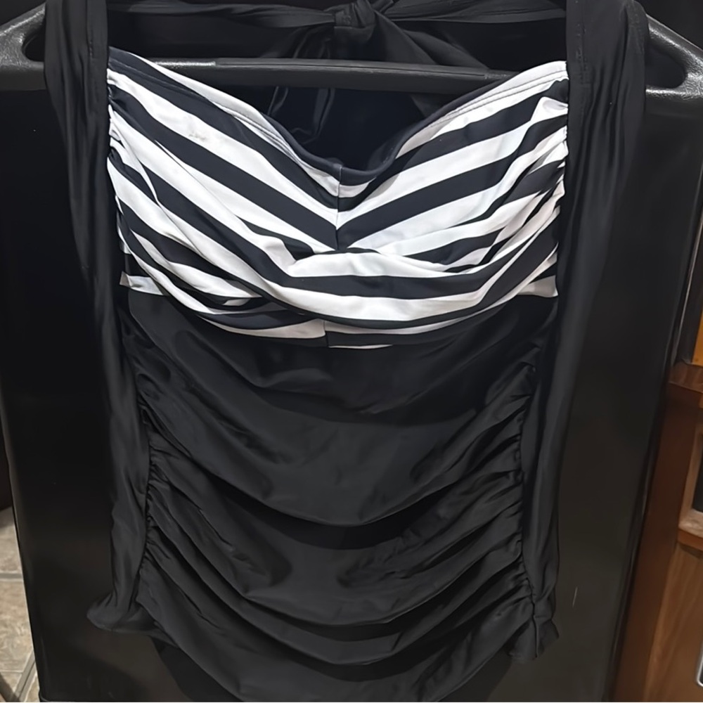 Smismivo Black and White Striped Swimsuit